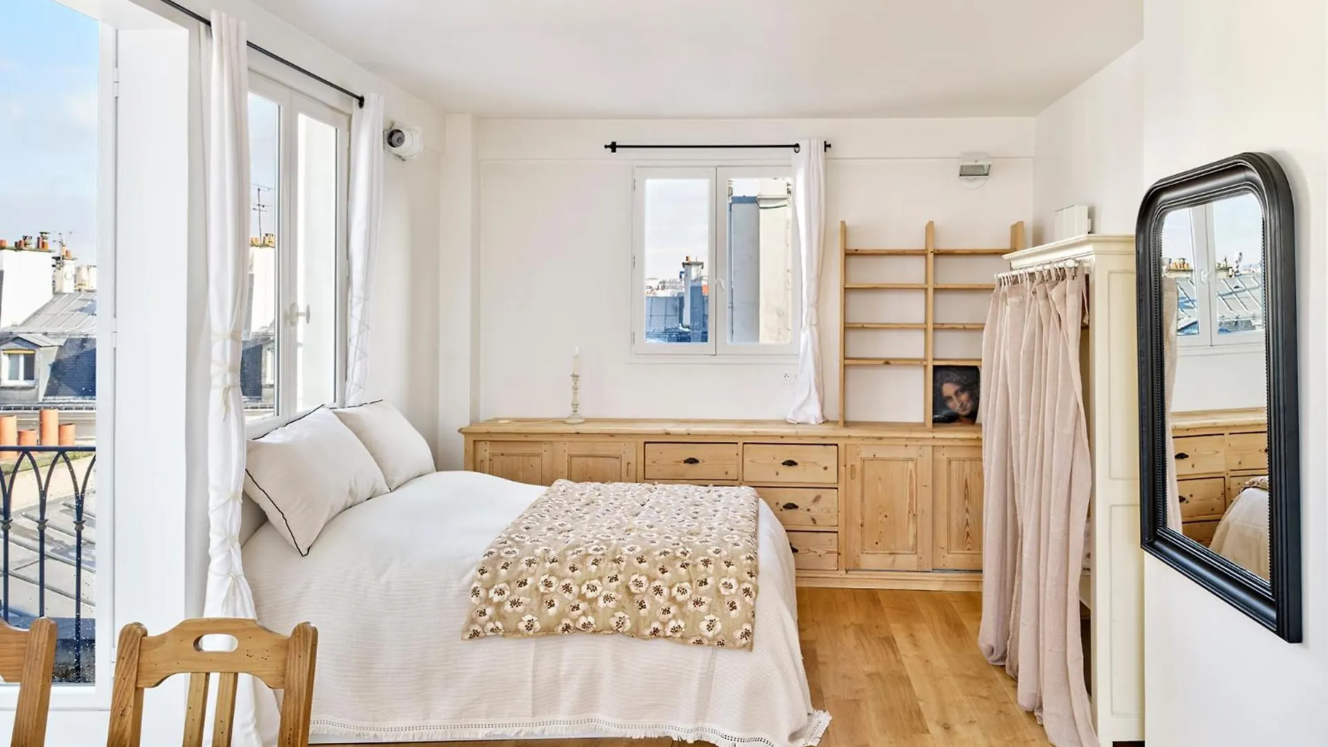 Saint Sulpice Towers Apartment Paris